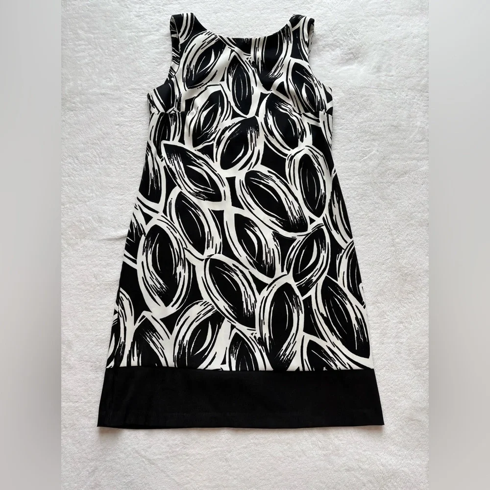 AGB - Black and White Patterned Dress - Size 8 - Picture 4 of 15